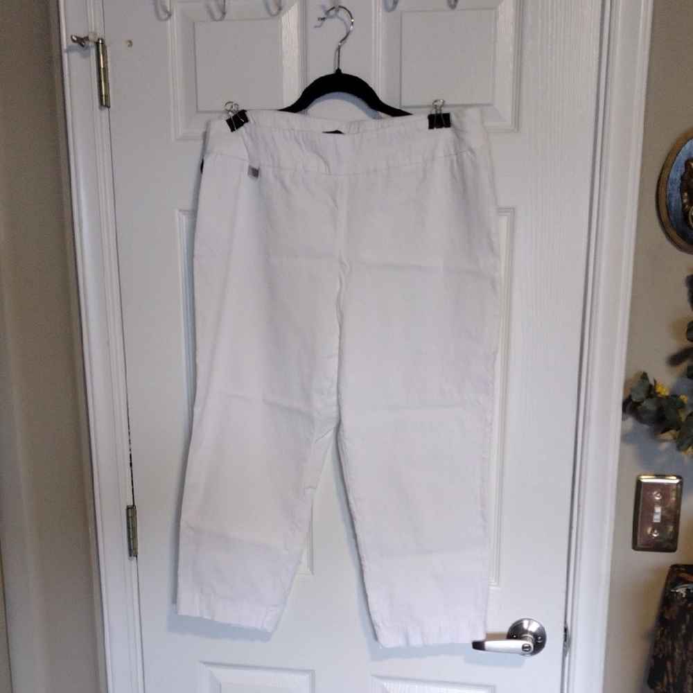 Grace Women's White Capris